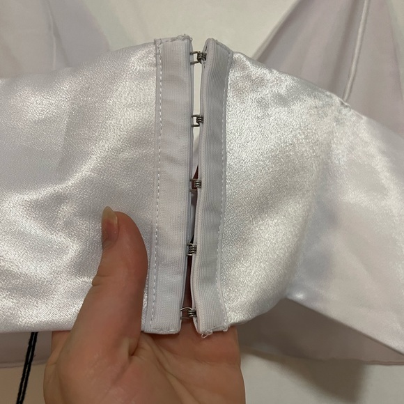 Superdown white gene satin top - Picture 8 of 9